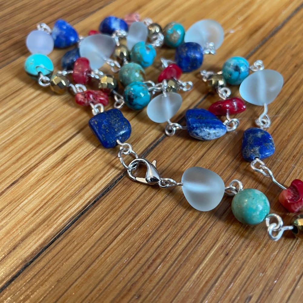 NWOT Artisan Handcrafted Lapis Turquoise Beaded Necklace 10”
